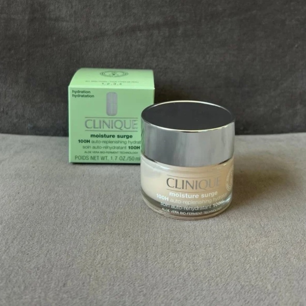 Clinique Moisture Surge 100H Auto-Replenishing Hydrator Moisturizer